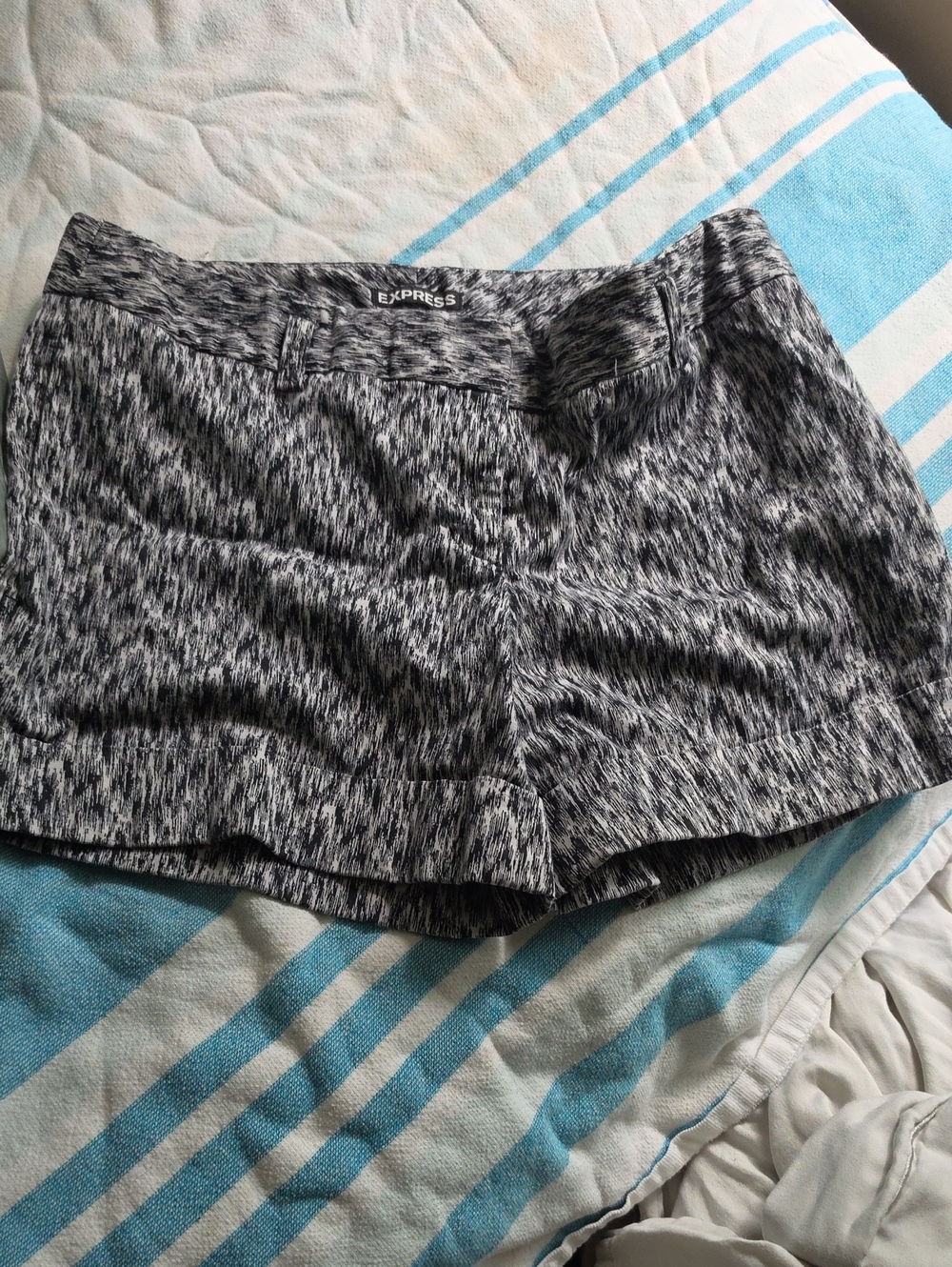 Express Black & White Marled Knit Women’s Shorts 6